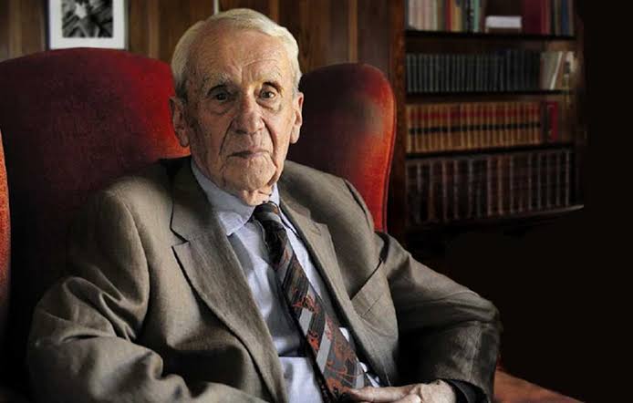 Christopher Tolkien morre aos 95 anos