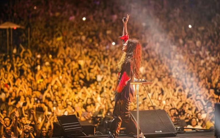 Alanis Morissette no Lolla 2025 — Foto: Reprodução / Instagram (@diegopadilha)