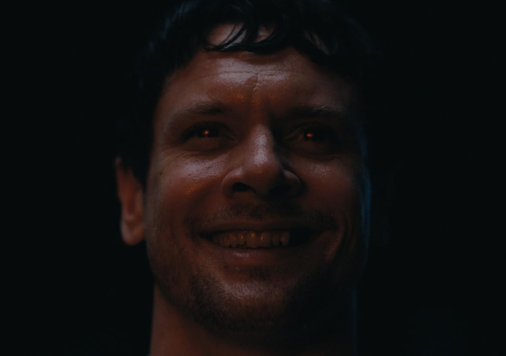 Imagem promocional de Remick em Pecadores